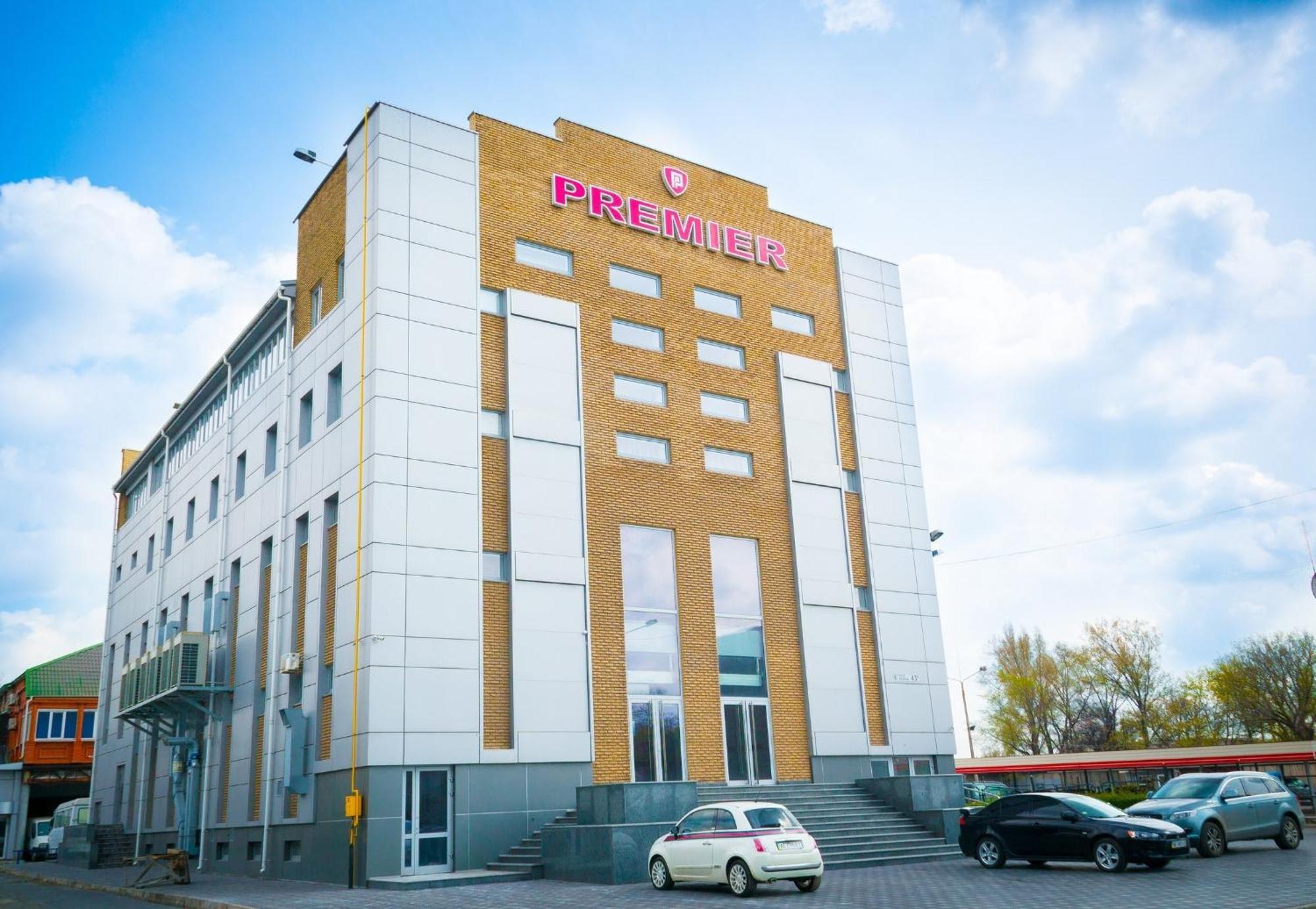 Hotel Premier Kamianske Exterior photo